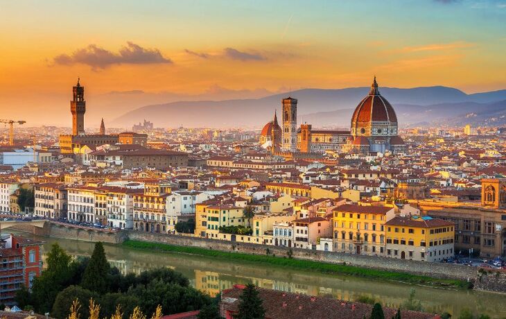 Sonnenuntergang Blick auf Florenz und dem Dom. Italien