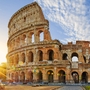 Kolosseum in Rom und Morgensonne, Italien